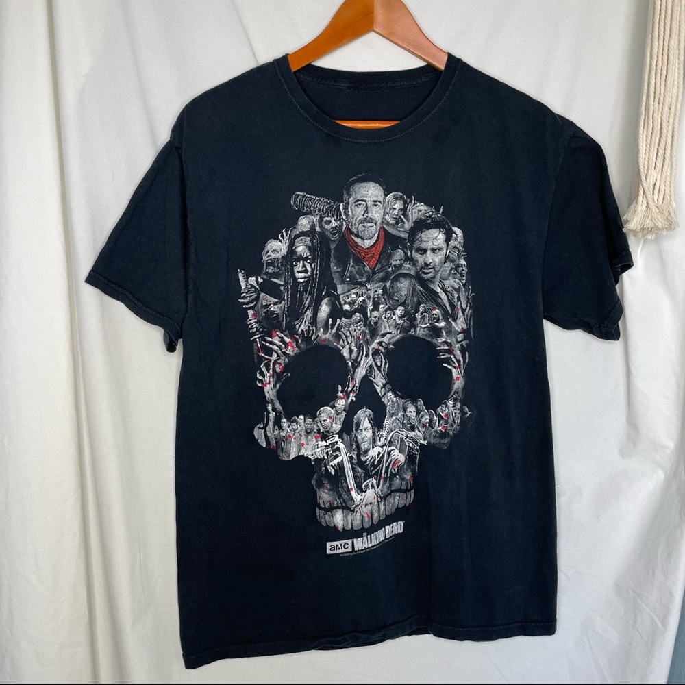 Walking dead AMC shirt size M.